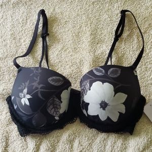 NWT 32C Demi coverage light lift Tshirt Bra
